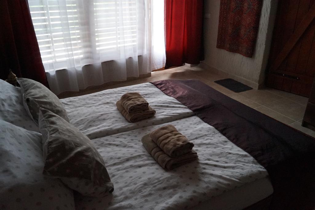 Sirocave Barlang Apartmanok Sirok Luaran gambar